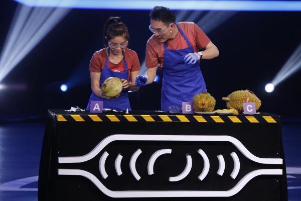 《加油！向未来》胡可徒手开椰子秒杀李菁