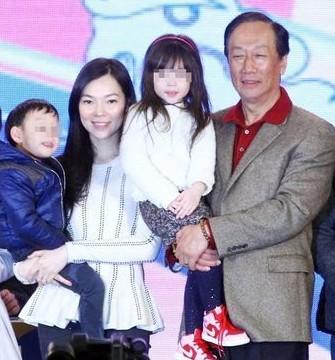 郭台铭老婆曾馨莹图片