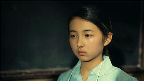 周冬雨(微博),张子枫主演的电影《同桌的你》在各大影院热播后,[详情]
