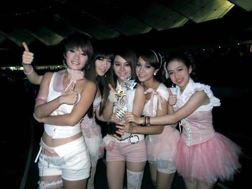 i Me勇夺劲歌王新人组合奖 出道三月创乐坛奇迹