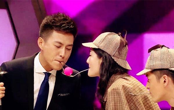 靳东《快本》综艺首秀 网友赞幽默睿智颜值高