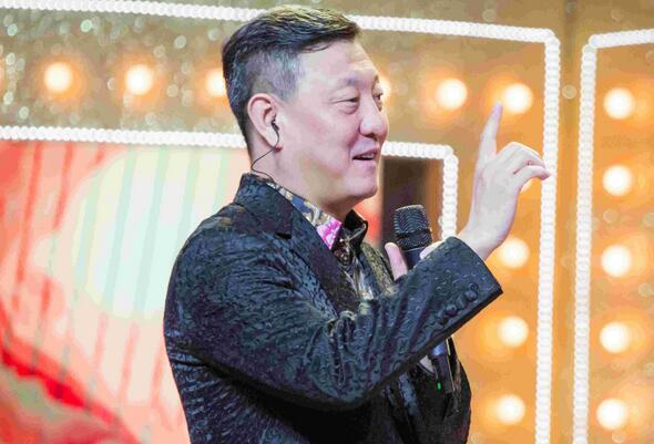 帝王之声韩磊遭遇女模唱者，究竟谁更man？