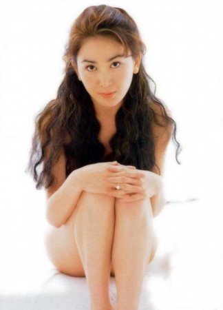 温碧霞借三级片复出+17岁露点床戏艳照曝光[图