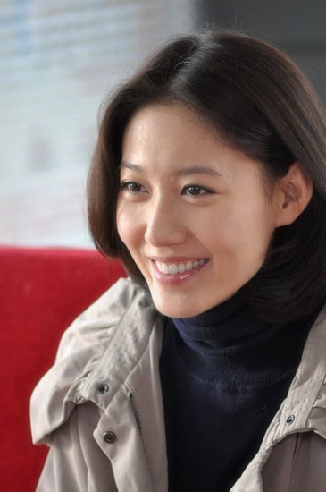 高露《深白》演绎虐心女 获评最贴心闺蜜