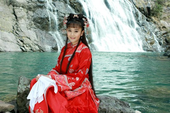 新《还珠》二轮热播 新人海陆演绎绝版紫薇