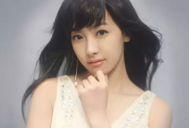 出道7年连粉丝名都没有，如今逆袭成最火女团！