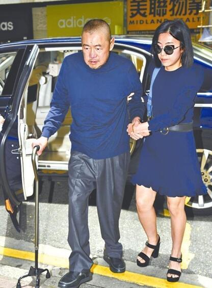 刘銮雄女友吕丽君现身公司 宣誓主权驳分手传言