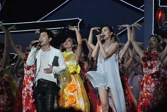 伍思凯登央视秋晚献唱 《海上明月》牵手郁可唯