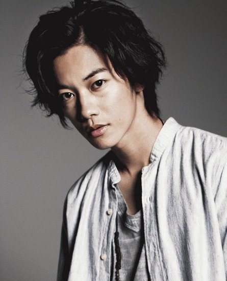 佐藤健愤怒被前田敦子拖累 不愿有固定女友