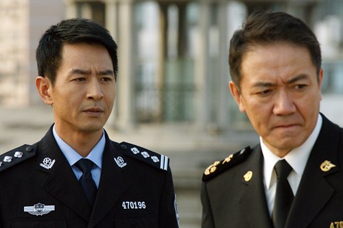 《国门英雄》收视热 李幼斌郭晓峰对抗《亮剑