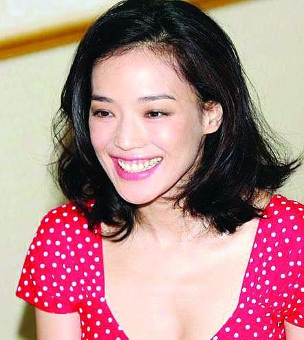 穿绿军装的舒淇,与那个<em>一丝不挂</em>的舒淇