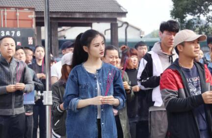 《请赐我一双翅膀》开机 张芷然恋上米热