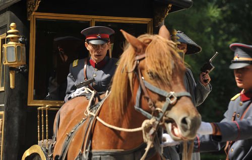 《乱世三义》首播 田小洁落草为寇写传奇人生