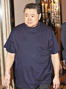 贪污案爆欧文龙涉收2000万 澳门起诉刘銮雄罗杰