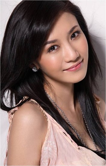 《大商道》热播 王黎雯张嘉译戏外“互捧”