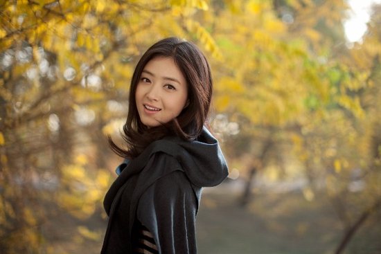 蒋欣《女刑警李春春》热拍 “华妃”变摩登女郎