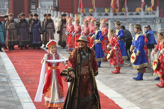 王建新荣获“超生奖” 被称年度偶像剧之父(图)