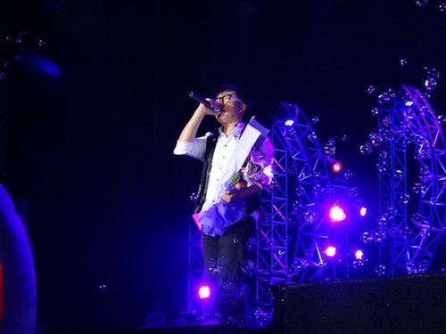 中国流行音乐金榜十年巡礼 汤潮获金曲大奖(图)