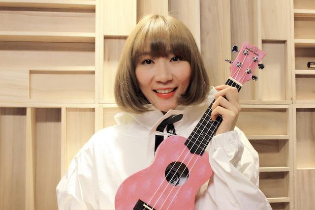 阿肆为歌迷准备圣诞惊喜 联名款尤克里里上线