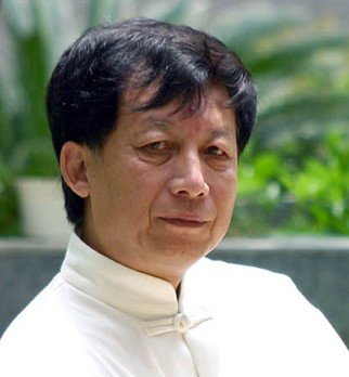 易中天武大演讲被问你幸福吗 回答关你鸟事