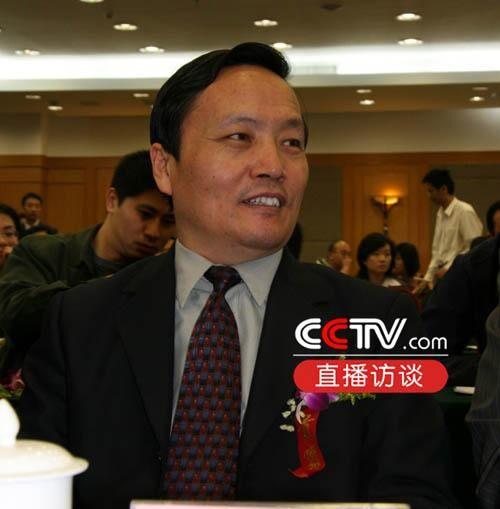 央视传奇人物胡恩退休 曾分管春晚20年