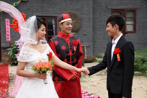 《老爸回家》杨紫婚纱照 网友感叹:时间去哪了