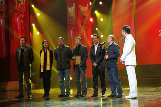 《悬崖》《浮沉》揽五奖 新丽传媒成华鼎大赢