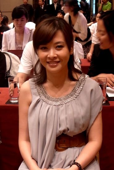 《抬头见喜》发布会 张慧被岳红当小三喊冤