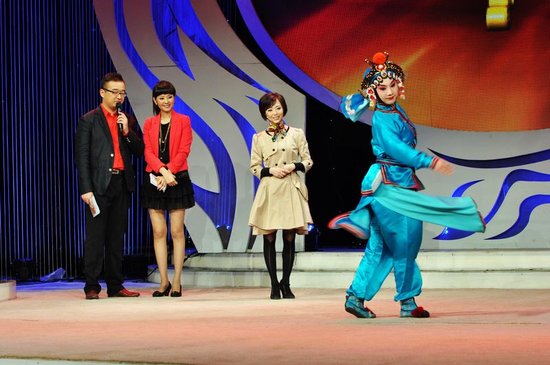 一探究竟揭秘和弄豆汁儿 夏炎身手不凡