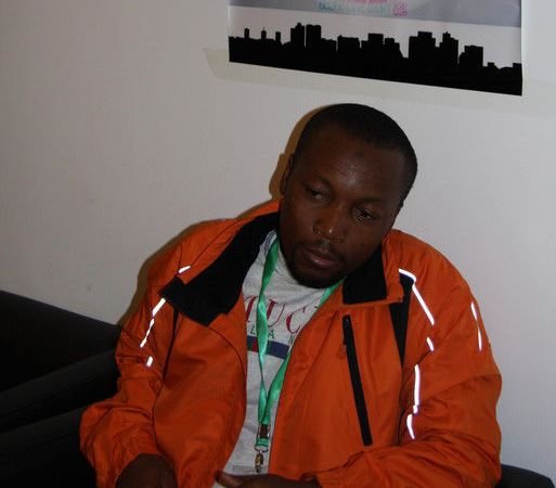 在京非洲演员为四川雅安地震灾区民众祈福(图