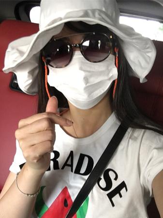 陈紫函陪老公拍写真 自侃改行做助理经纪人