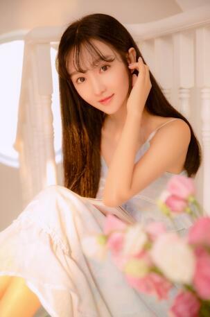 狄琬雯曝性感写真 新戏《郑板桥》开播在即