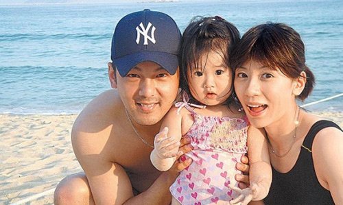 贾静雯夫妇当庭签字离婚 梧桐妹监护权悬而未决