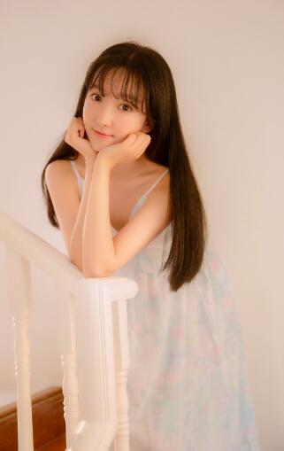 狄琬雯曝性感写真 新戏《郑板桥》开播在即