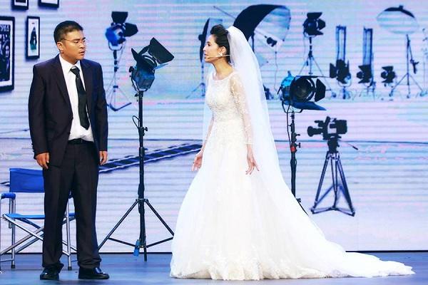 《喜剧王》傅园慧变身游泳教练 教咸鱼游泳