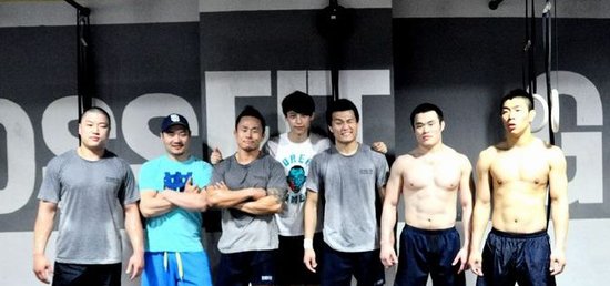 魏晨与韩国运动健将共锻炼 备战新专辑努力健