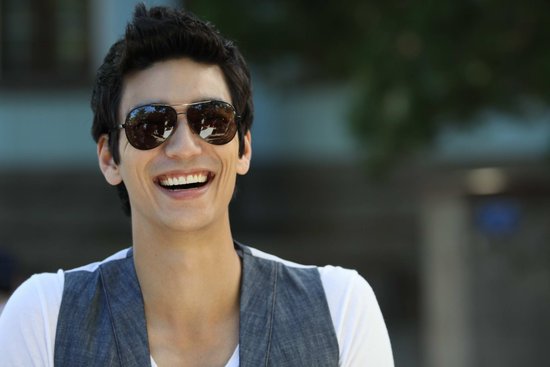 丹尼斯吴爽约粉丝节+将出席《一不小心》发布