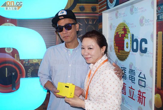 郑伊健8月后将娶蒙嘉慧 陈小春：他们邀我出席