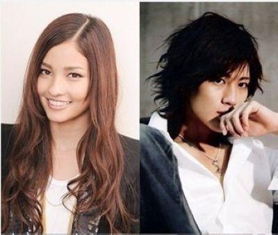 赤西仁解约后无工作 到妻子黑木明纱片场带女儿