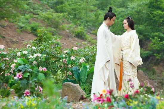 袁菲《王的女人》开播 演绎乱世丽人绝代奇情