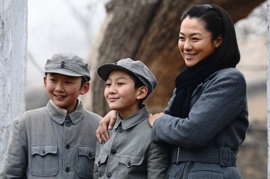《穿越烽火线》童星抢镜 “小伙伴”唱哭观众_娱乐_腾讯网