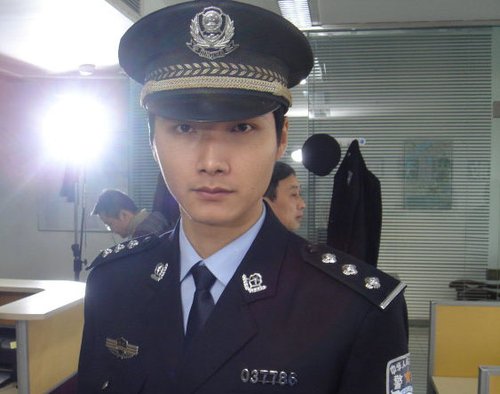 李泰新片演警察+<em>美女</em>李泰兰当<em>姐姐</em>(图)