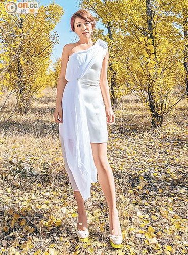 丁当取代梁静茹成“情歌女王” 预告情人节开唱