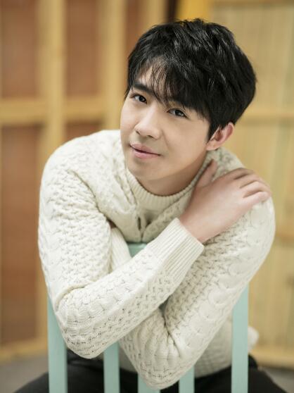 俞灏明“新生”演唱会 与你相遇11月的初冬