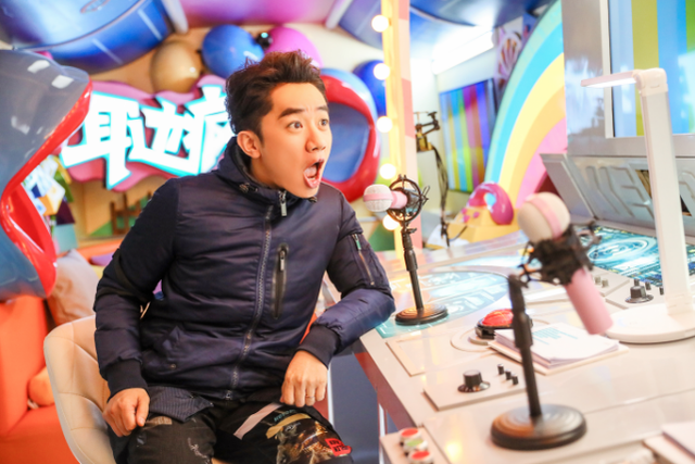 专注被整十几年 这次王祖蓝来《耳边疯》整人