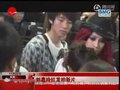 视频：刘嘉玲艳妆红发 与甄子丹街头拍拖
