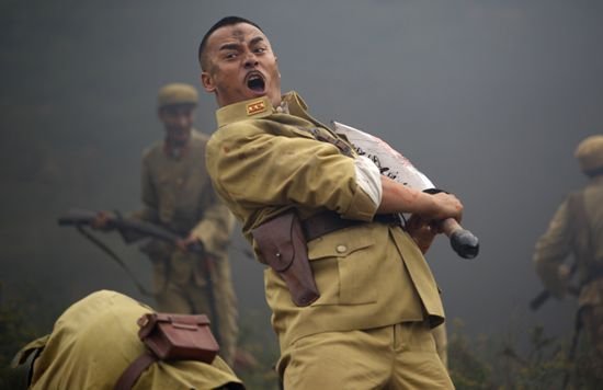 《打狗棍》黑子玩命较劲 反派可恨也悲情