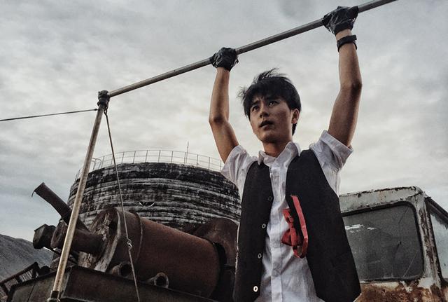 《摆渡人》12.23上映 17岁刘奕畅献首秀