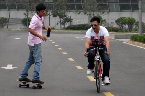 “甘草人物”董可飞疯狂健身甩肉 窦智孔教妙招