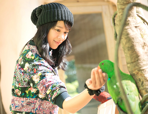 胡杏儿爱动物痴狂 为《奇妙的朋友》想学鸟语